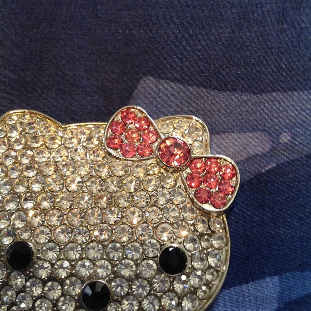 Large Hello Kitty Rhinestone Crystal Belt Buckle - Dark Pink Bow - Picture 3 of 6